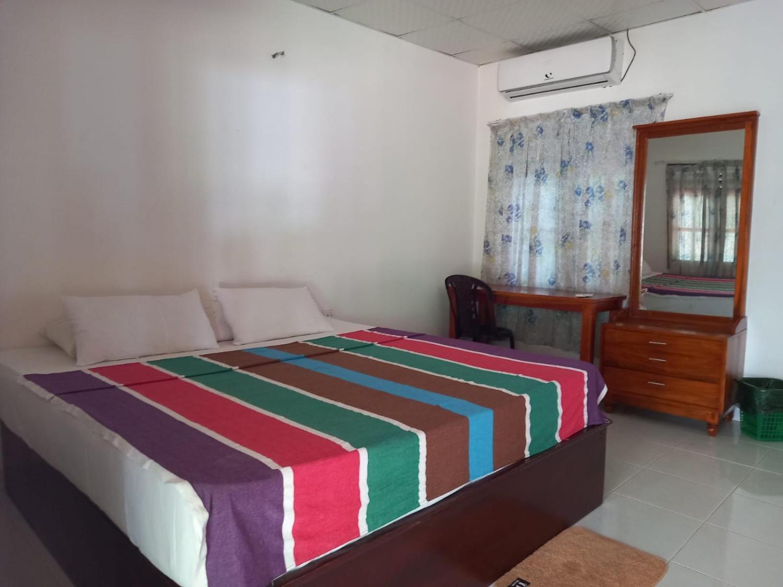 Hotel Sea Shadow Trincomalee Extérieur photo