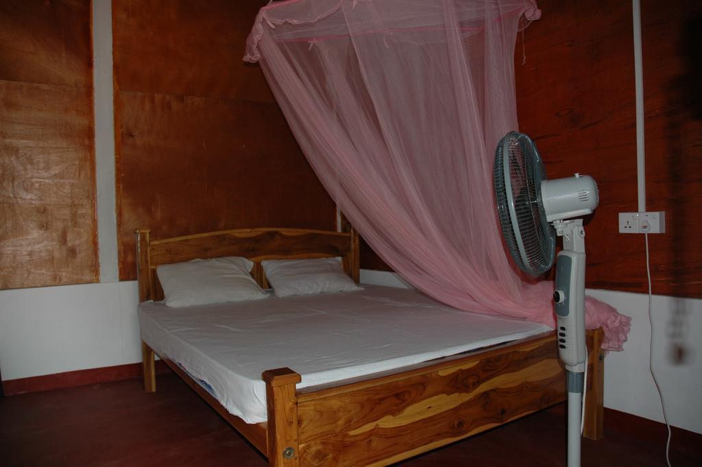 Hotel Sea Shadow Trincomalee Extérieur photo
